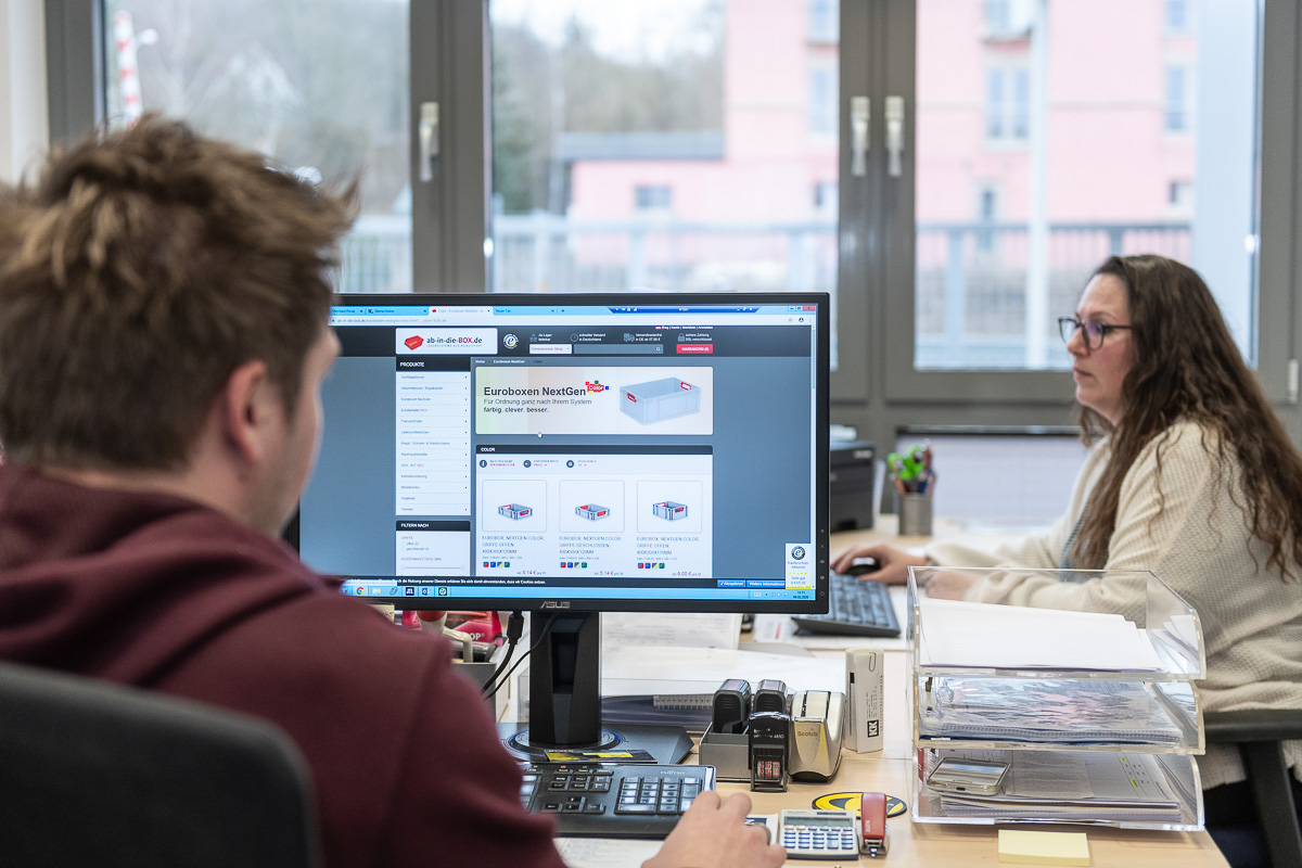 Wir über uns – unser Vertriebsinnendienst bei ab-in-die-BOX