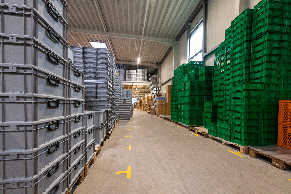 Kunststoffboxen im Lager von ab-in-die-BOX